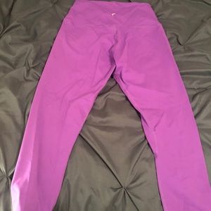 Zyia Active Light n’ Tight purple capris